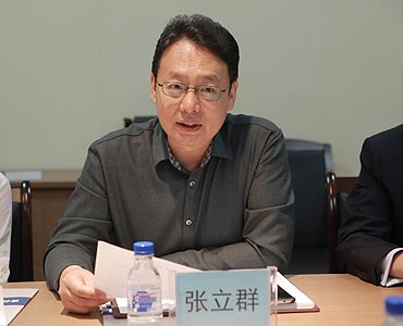 共青团吉林省委副书记郑伟峰,国资委团工委书记李晓霞一行到吉林森工